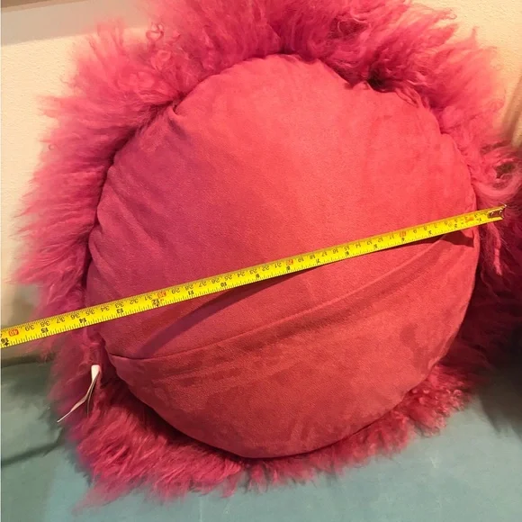 Z Gallerie Mongolian fur Fuchsia Fluffy round Accent Pillows - Picture 6 of 7